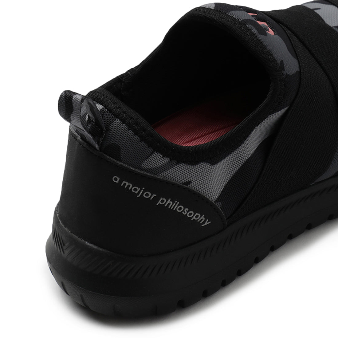 Amp Women’s Knitted Slip-On Sneakers AW008-BLACK